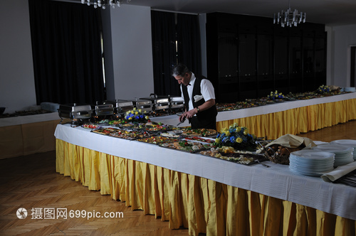 餐饮自助食品派准备人 水果捞的制作与创新