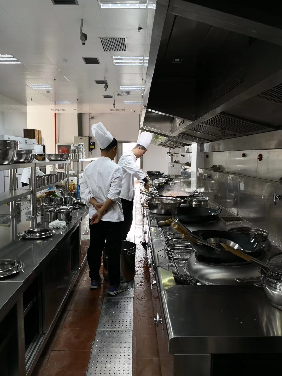 水果捞销量看客流 进博会餐饮后厨的智慧账本